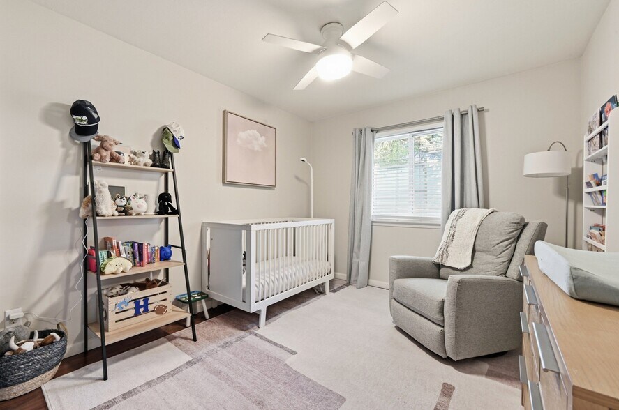 Building Photo - 7806 Lowdes Dr