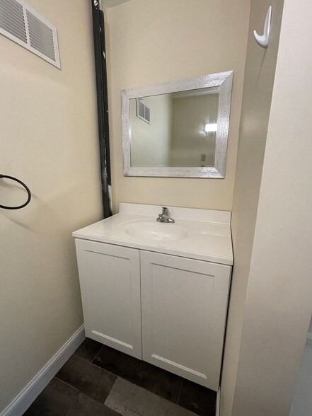 Building Photo - 88-94 Lafountain St