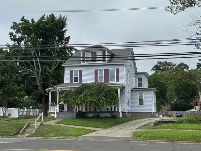 Primary Photo - 2981 Main St