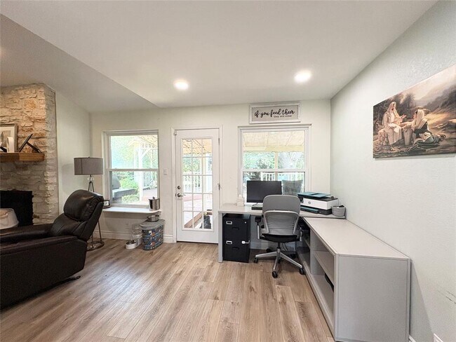 Building Photo - 1404 Cedar Park Dr