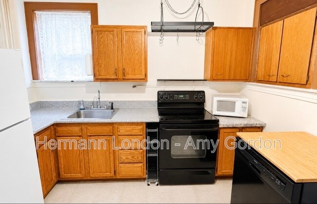 Building Photo - 5046 Winona Ave