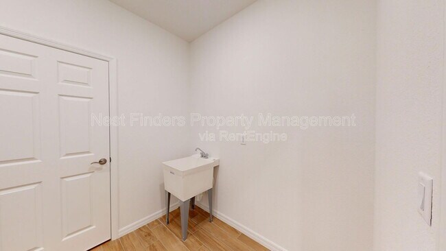 Building Photo - 149 Creek Pebble Dr