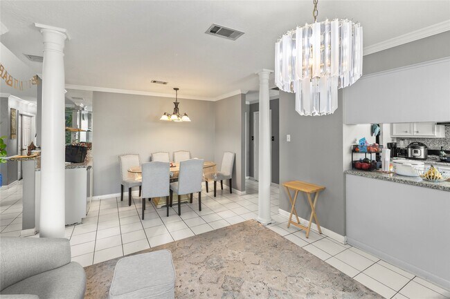 Building Photo - 10910 Vanderford Dr