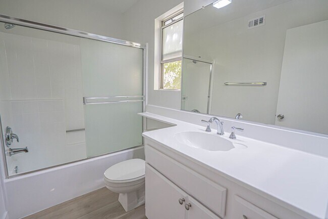 Building Photo - 2-Bedroom Townhouse with Community Pool & ...