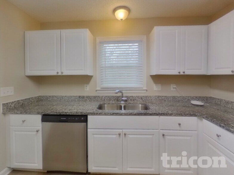 Building Photo - 100 Flagstar Ct