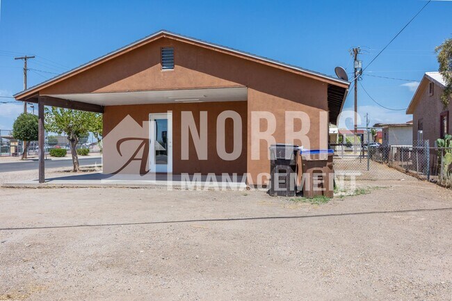 Building Photo - Great Home in the Heart of Eloy