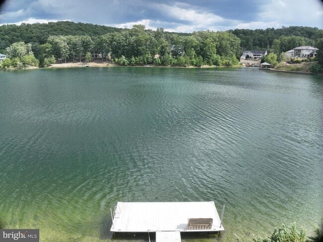 Building Photo - 202 Lakeside Loop