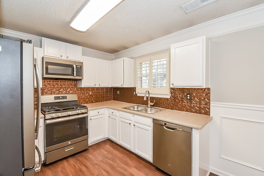 Building Photo - 459 Pecan Wood Cir