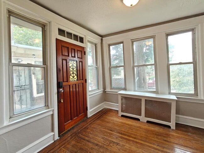 Building Photo - 409 N Daggett St