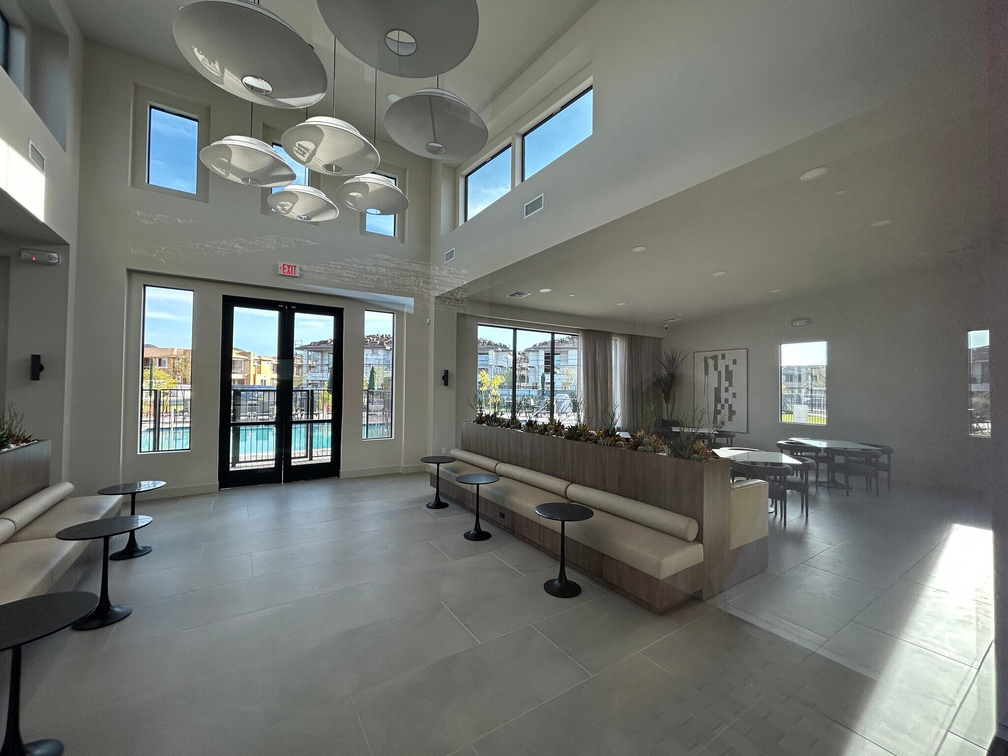 Building Photo - 2121 W Sonoran Desert Dr