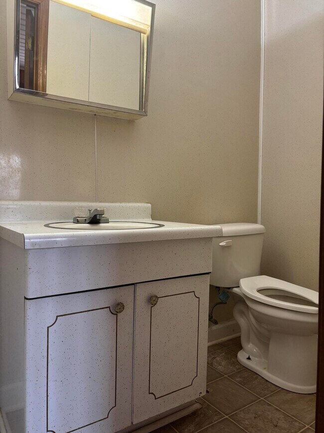 Building Photo - 232 Pinckney St