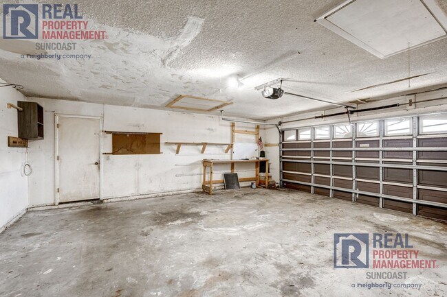 Building Photo - 1370 Palmwood Dr