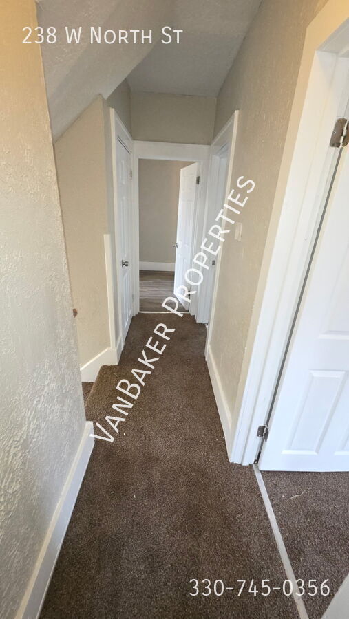 Building Photo - 238 W North St