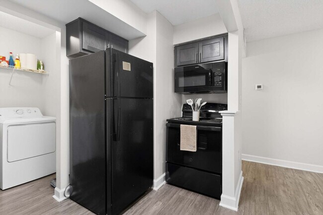 Building Photo - 800 Alexander Rd