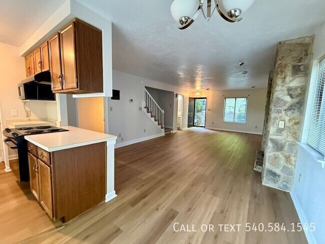 Building Photo - 3377 Kelly Ln