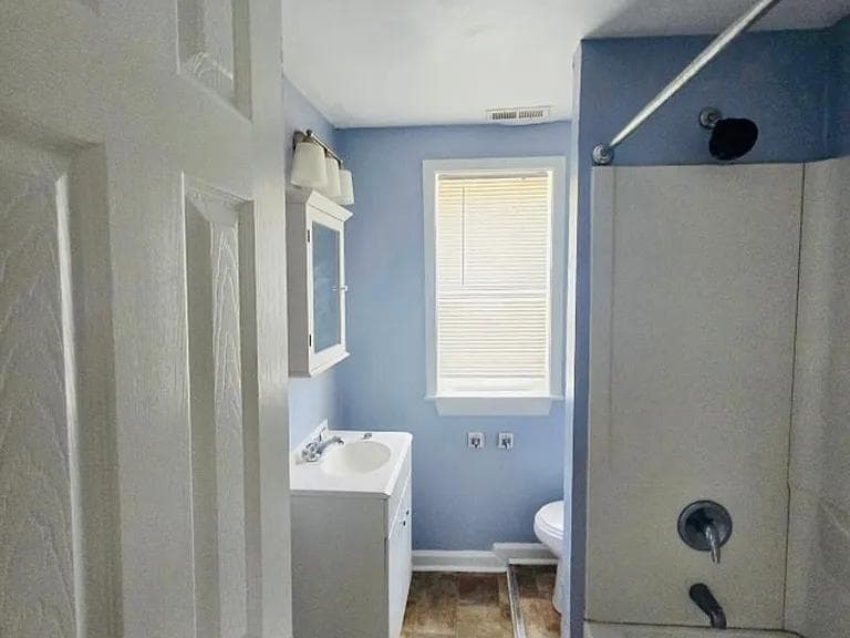 Building Photo - 3322 Lens Ave