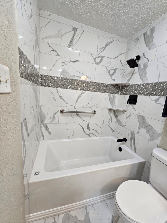 Building Photo - 10047 Westpark Dr