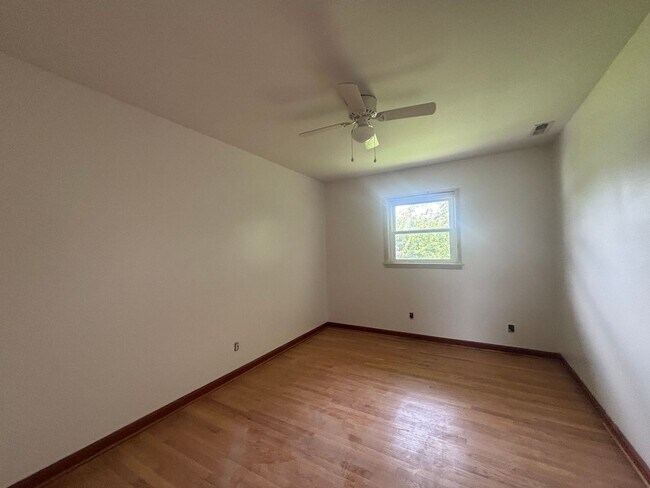 Building Photo - 172 Sunrise Dr