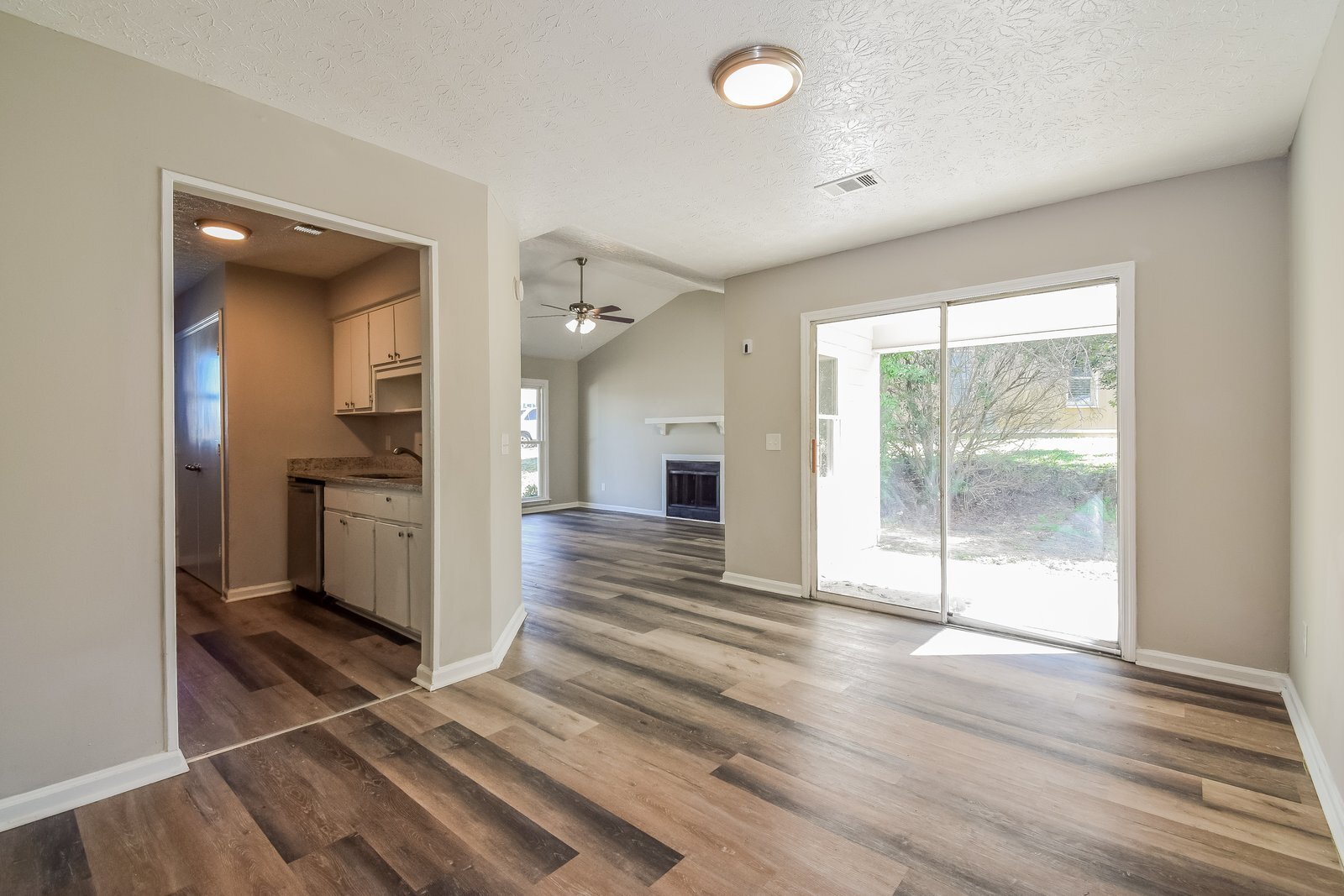 Building Photo - 870 Stafford Ct