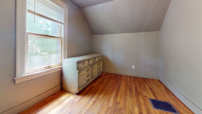 Building Photo - 11442 Jackson Ave