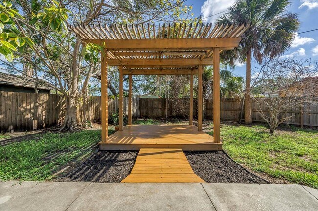 Building Photo - 412 Mira Vista Dr