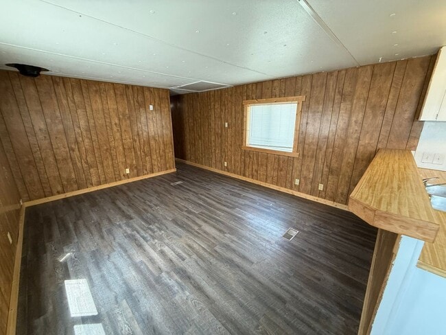Building Photo - 3 Bed 2 Bath Updated Mobile Home with Fenced Yard and Storage Shed