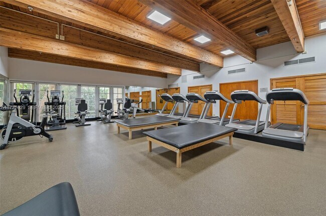 Building Photo - 2000 Towerside Terrace