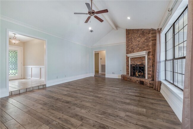 Building Photo - 1806 Rosebud Ct