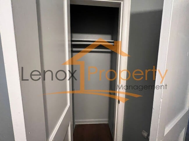 Building Photo - 4 Bedroom Home In Eastpointe