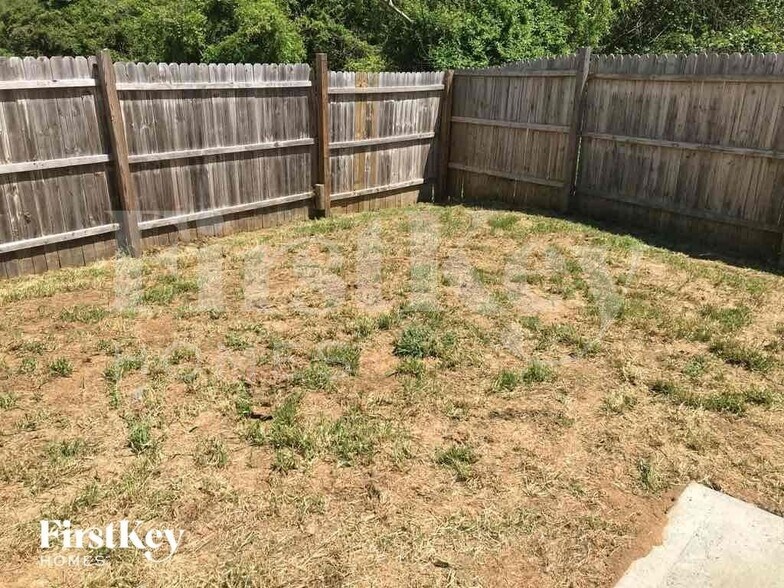 Building Photo - 7301 Hidden Creek Dr