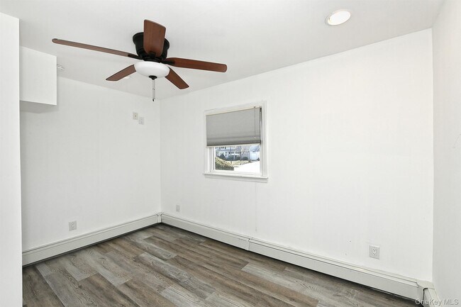 Building Photo - 33 Robin Ln