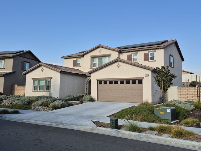 Building Photo - Beautiful Multigenerational Home!!!!