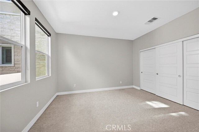 Building Photo - 346 Chorus