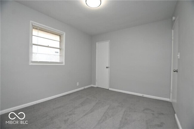 Building Photo - 5820 E 40th St