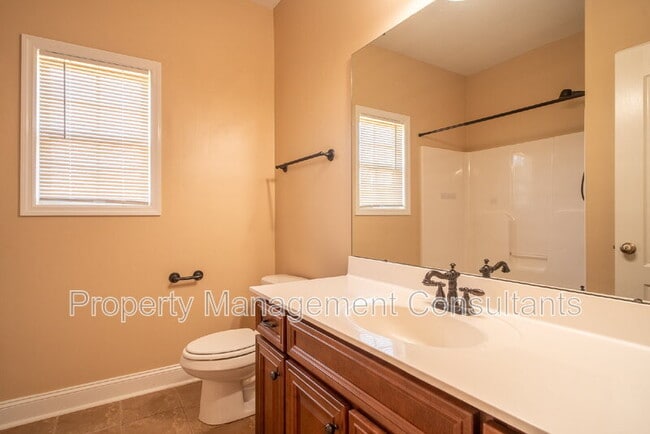 Building Photo - 178 Sarah Jane Dr