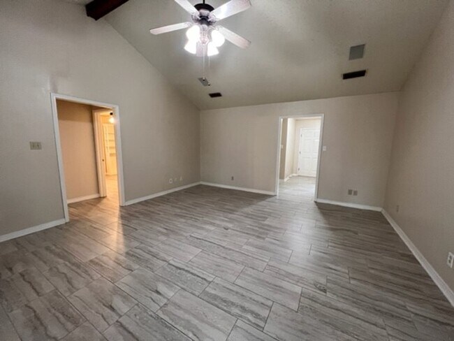 Building Photo - 7642 Chesapeake Dr