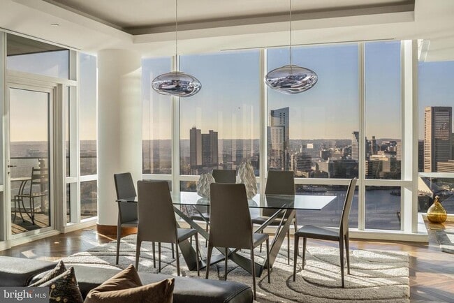 Building Photo - 300 International Drive