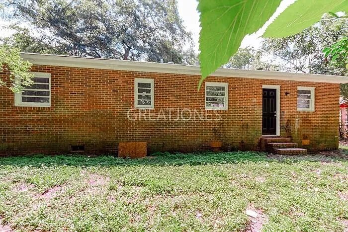Building Photo - 928 Perry Dr