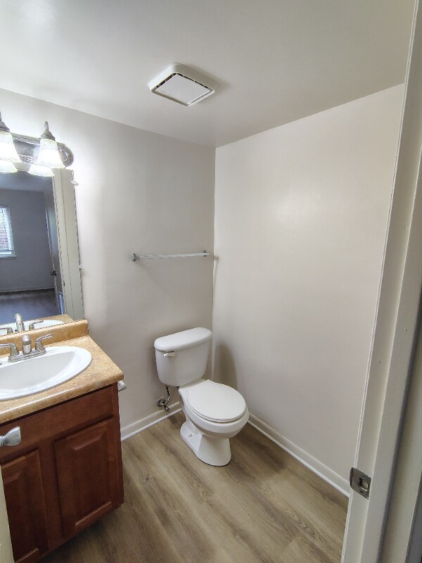 Building Photo - 600 Reusens Rd