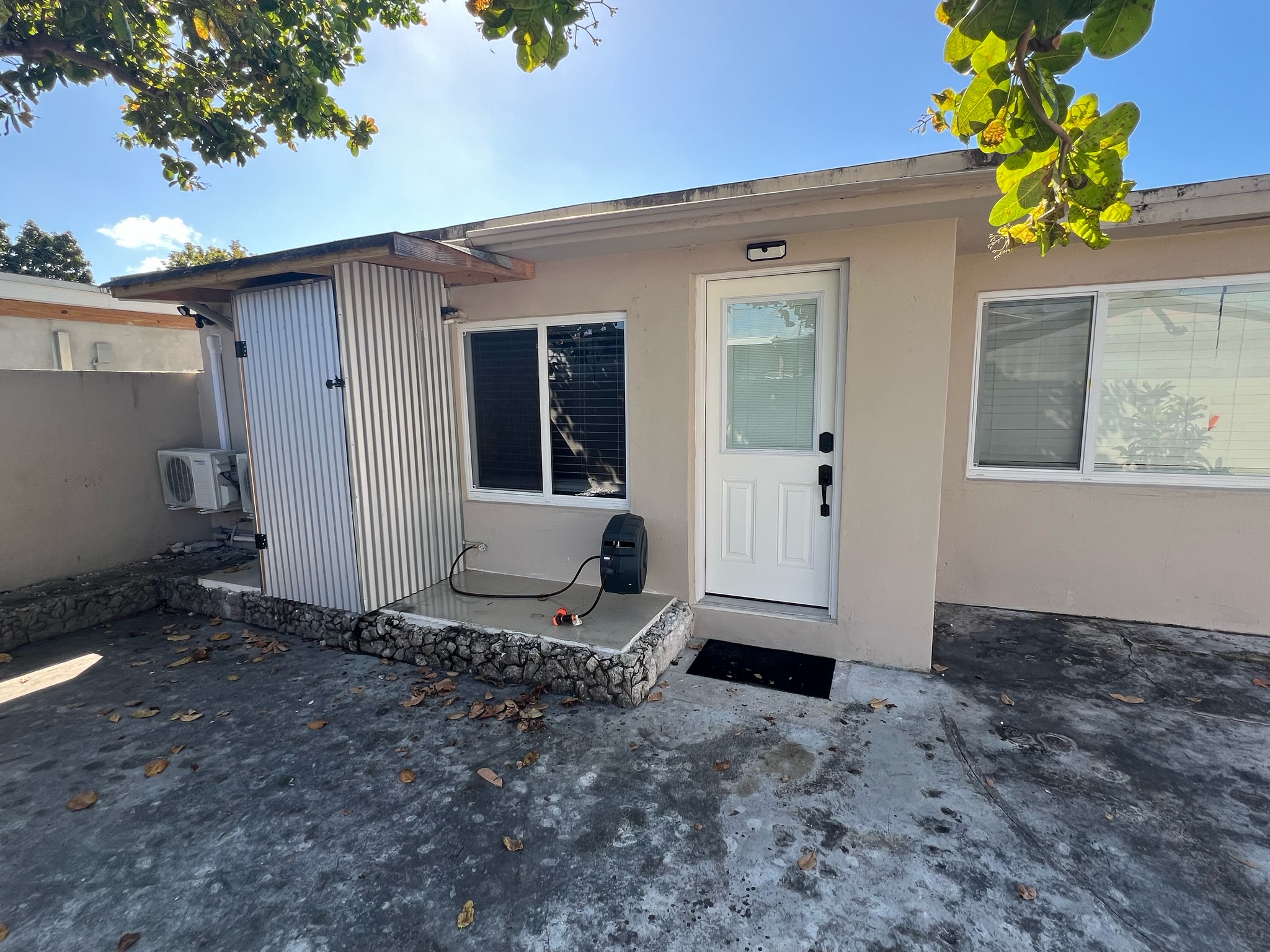 Shared Washer/Dryer, 1/1 Apt - 3163 NW 29th St