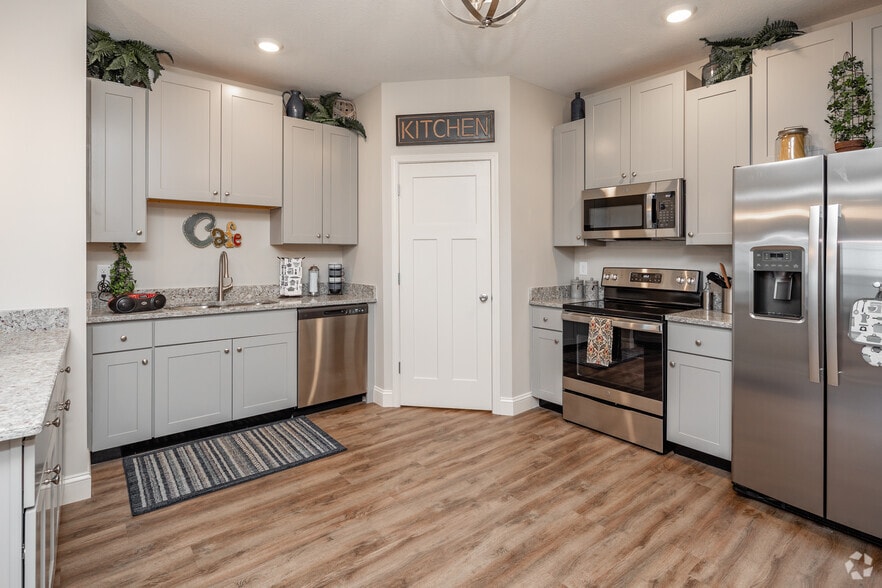 Interior Photo - Bristol Ridge