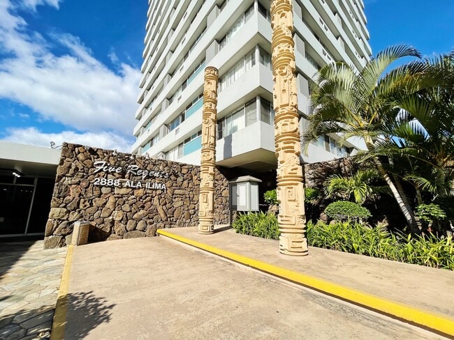 Building Photo - Ocean Views Salt Lake Condo with A/C