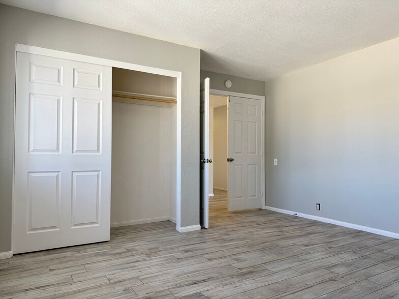 Building Photo - 14957 Mandan Rd
