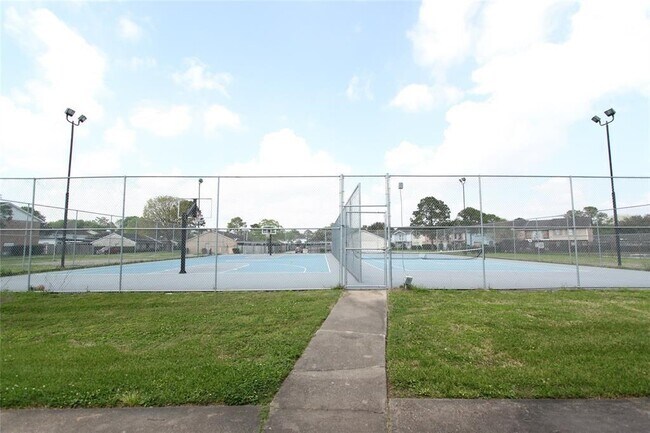 Building Photo - 7037 Chasewood Dr