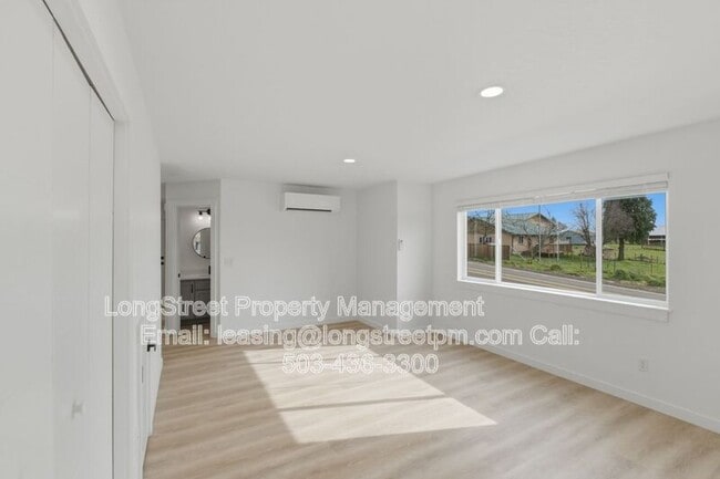 Building Photo - 820 S 19th St