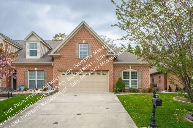 Building Photo - Beautiful large 1800 sf 3/2 for $2000 Townhome in Hixson with a garage and attic storage!