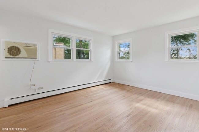 Building Photo - 512 Ida Ct Unit 2