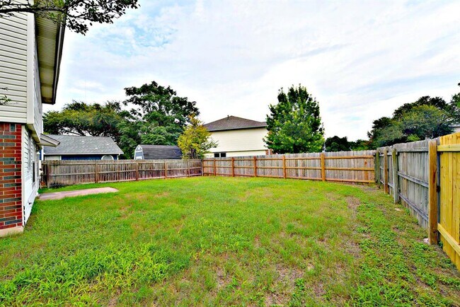 Building Photo - 12801 Margit Dr