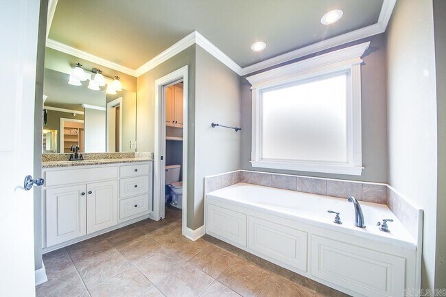 Building Photo - 19 Tradewinds Dr