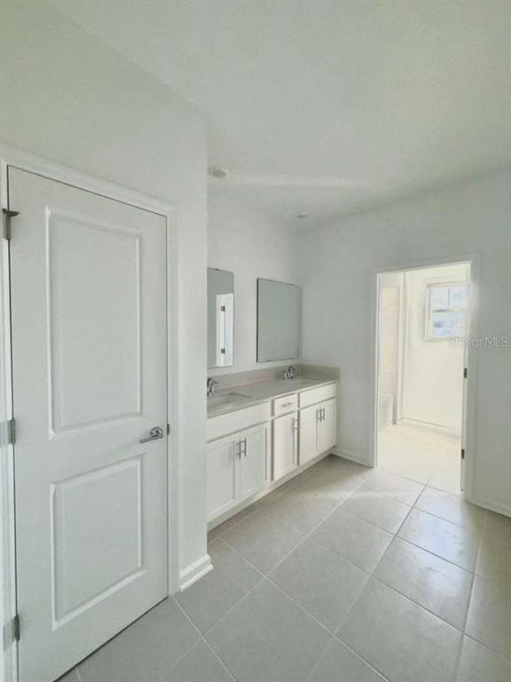 Building Photo - 5664 Lemon Grass St